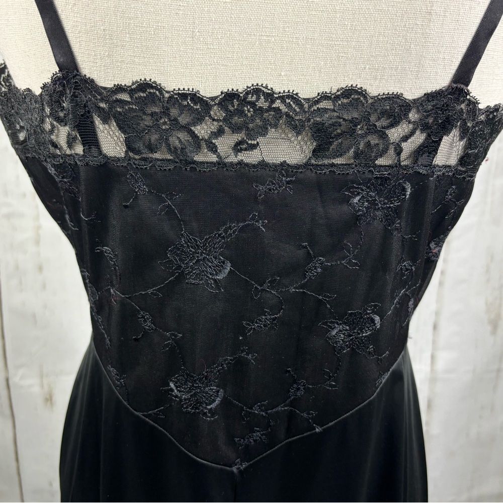Vintage Vanity Fair Satin Lace Nightgown Slip Dress Black Size 36 - Picture 4 of 11